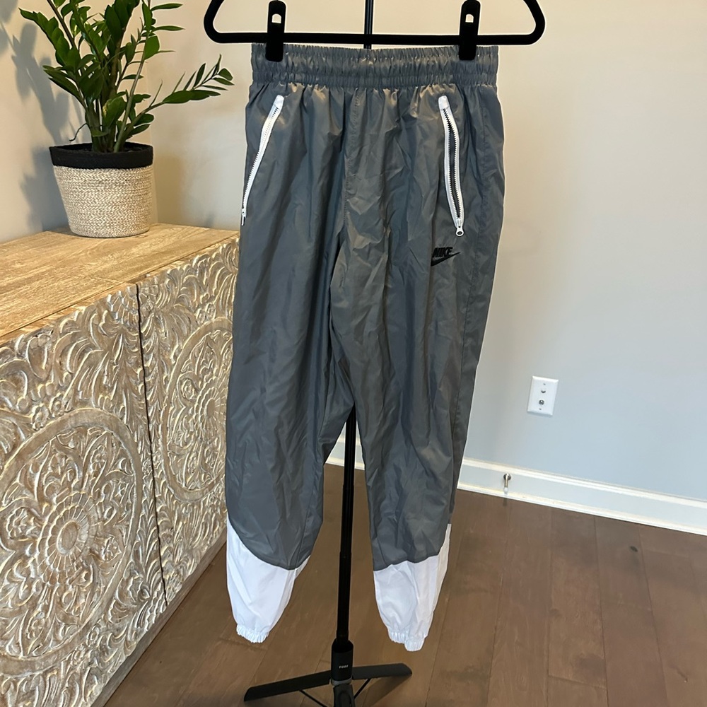 Nike Men's Gray and White Joggers